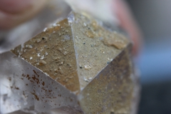 kleine anataas kristallen op quartz