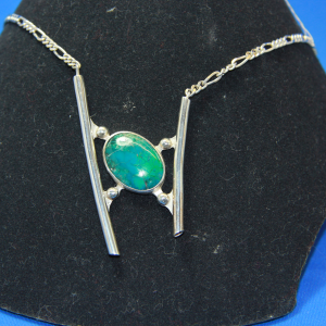 Halsketting met cabochon geslepen azuriet