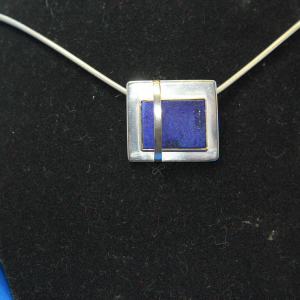 Zilveren halsketting met Lapis lazuli